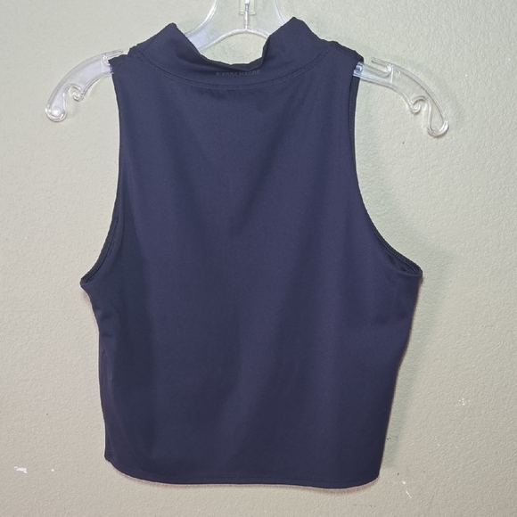 Serra Navy Sleeveless Crop Top - Picture 3 of 3